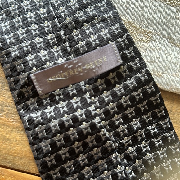 Geoffrey Beene. Tie. Black and silver. White. 100% silk. Men’s. - Picture 4 of 5